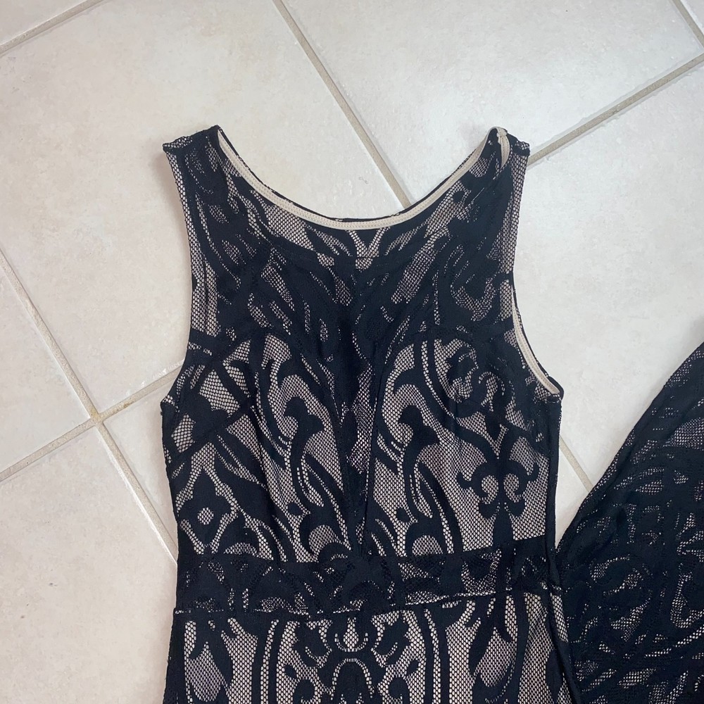 Cameo Black Lace Maxi Dress Medium - Picture 2 of 5